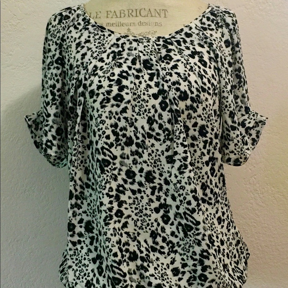 Sara Michele shirt sleeve black & white top-NWT